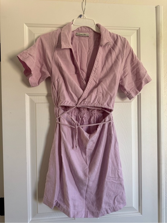 Abercrombie & Fitch Dresses & Skirts - Abercrombie & Fitch Dusty Lilac/Pink Tie-Waist Linen cut out Mini Dress